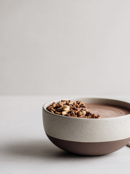 granola yogurt bowl